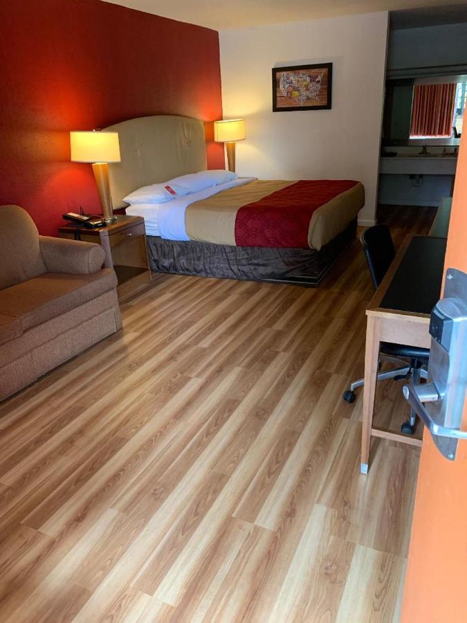 Amerivu Inn-Gilbertsville Exteriör bild